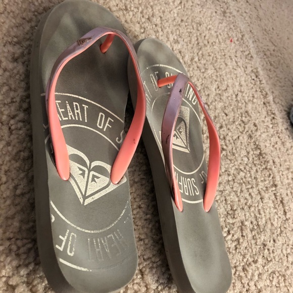 worn, Roxy flip flops - Picture 2 of 3